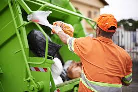 Best Yard Waste Removal  in Miami Gardens, FL